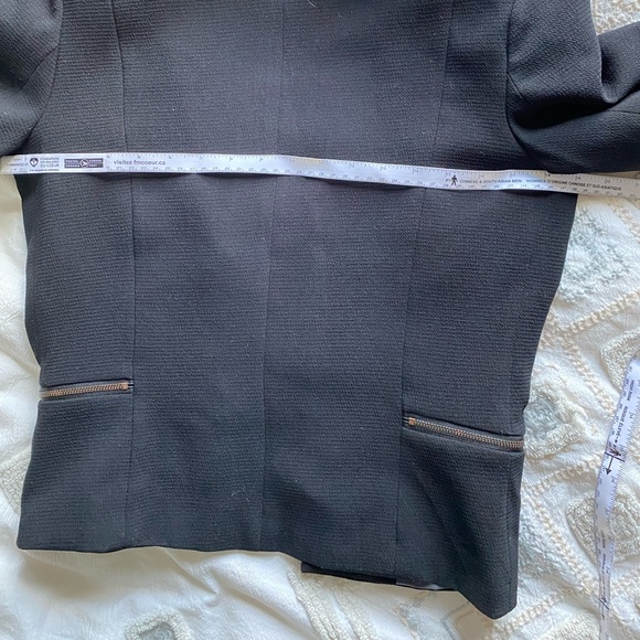 ONLY- Fully Lined Crepe Blazer - Picture 9 of 10